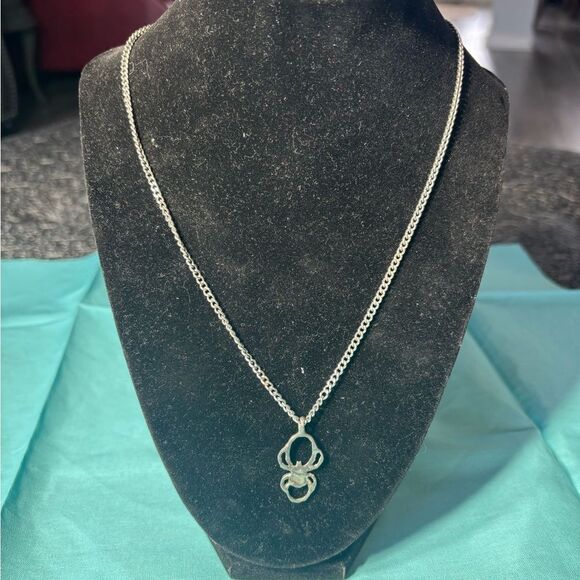 18” Chain Necklace with Spider Pendant EPC - Picture 2 of 4